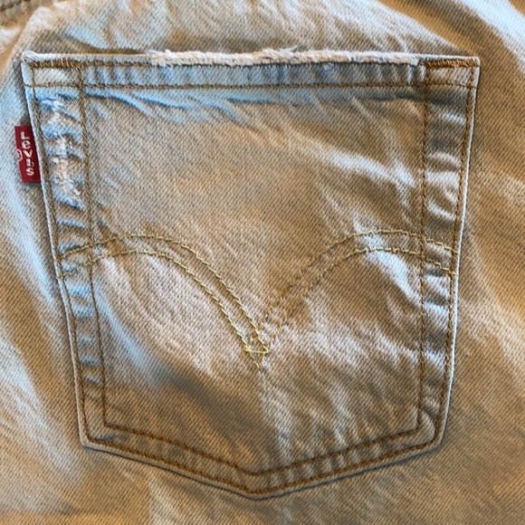 High waisted Levi shorts - Picture 7 of 7